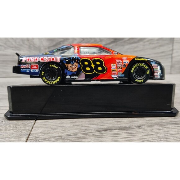 1998 Winners Circle 1/43 Dale Jarrett #88 Ford Quality Care / Batman-W/Stand - Picture 2 of 6